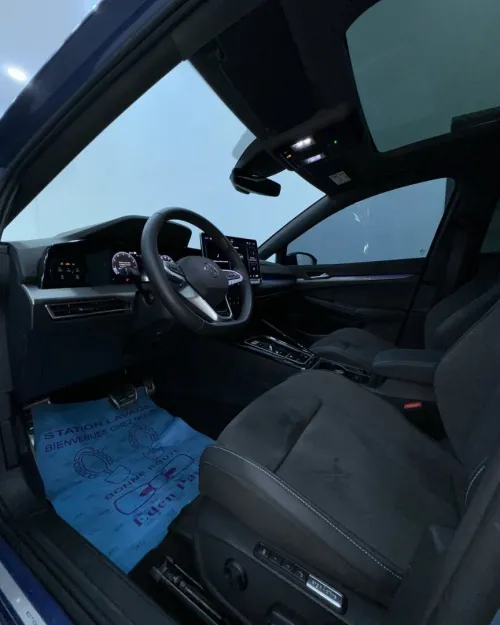 LOCATION DE VOITURE