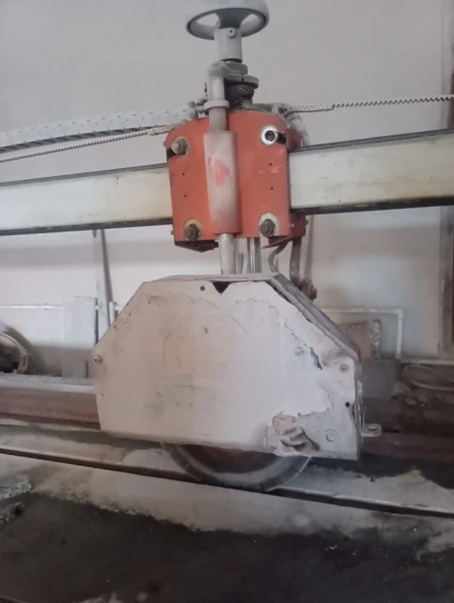 آلة قطع الرخام machine coupeuse marbre