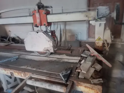 آلة قطع الرخام machine coupeuse marbre