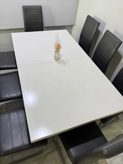 Table à manger 8 PERSONNES