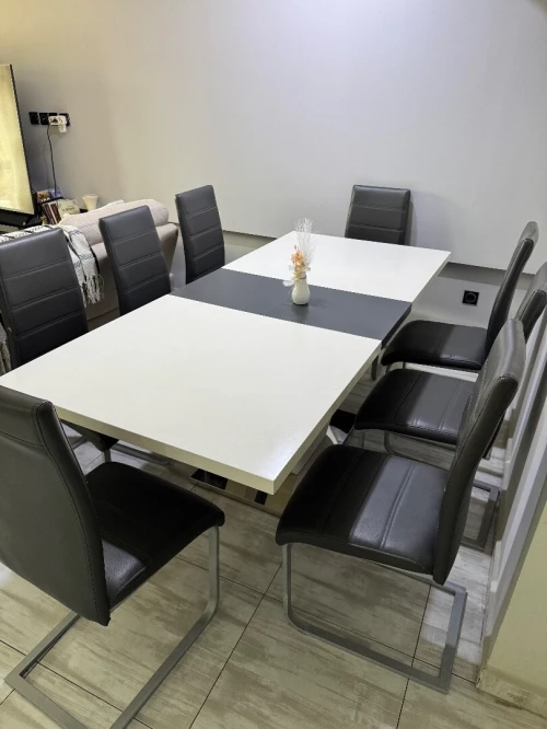 Table à manger 8 PERSONNES