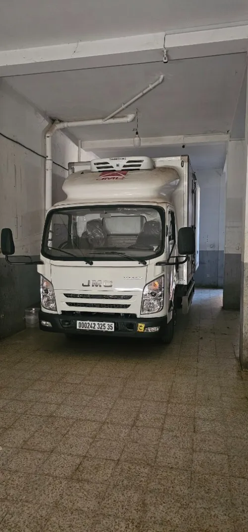 نقل البضائع على كل المسافات transport de marchandise tout distance