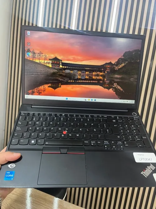 Lenovo thinkpad E15 i5-12eme 8/256ssd nvme ecran 15.6 full hd 