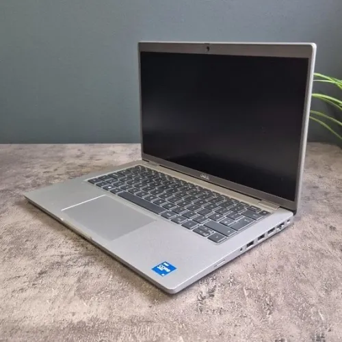 Dell latitude 5420 i5-11eme generation -8/256 ssd -14pouce FHD -iris Xe