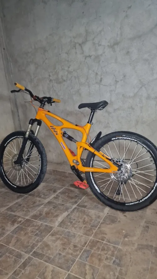 Vélo Ibis Mojo  Cadre carbone   bon état
