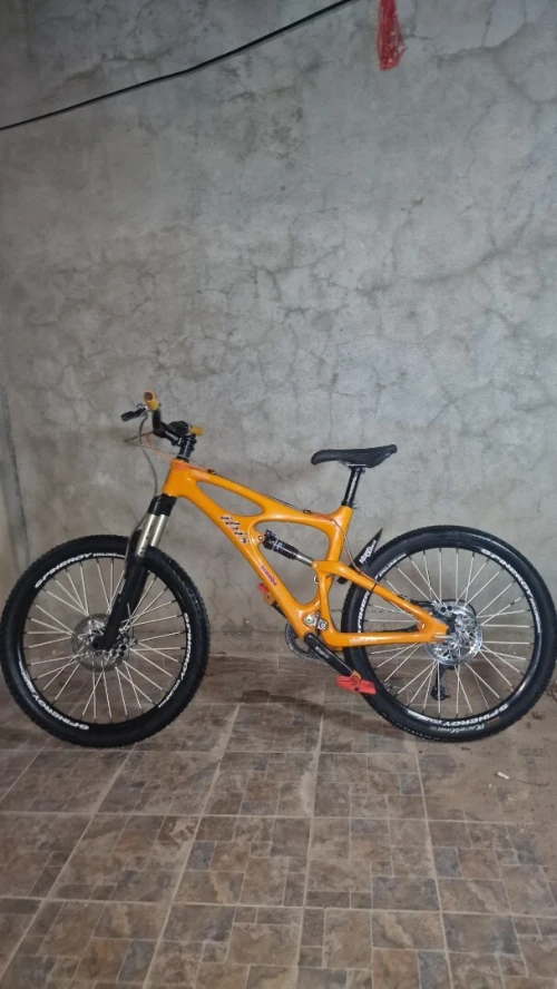 Vélo Ibis Mojo  Cadre carbone   bon état
