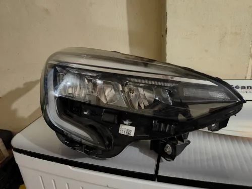 Phares clio 5