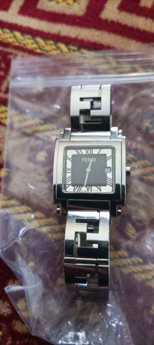Montre FENDI original état 10/10