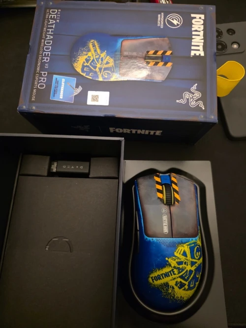 Razer deathadder V3 Pro Fortnite Edition