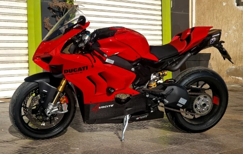 Ducati Panigal v4s 2022