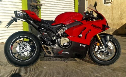 Ducati Panigal v4s 2022