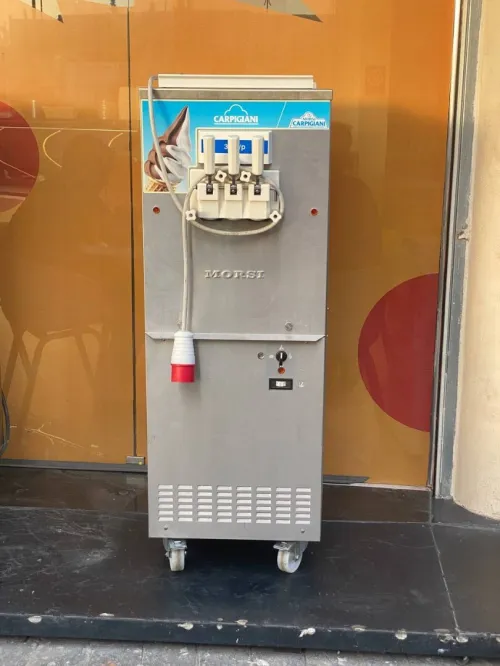 2 machine a glace soft Carpigiani & 1 machine Excellence