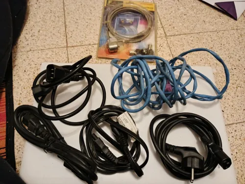 PRIX LOT - 19 mia w 90 alf /  MUTLUSAN, legrand, AURIOL, .Disjoncteur, Prise elect, moniteur, cables