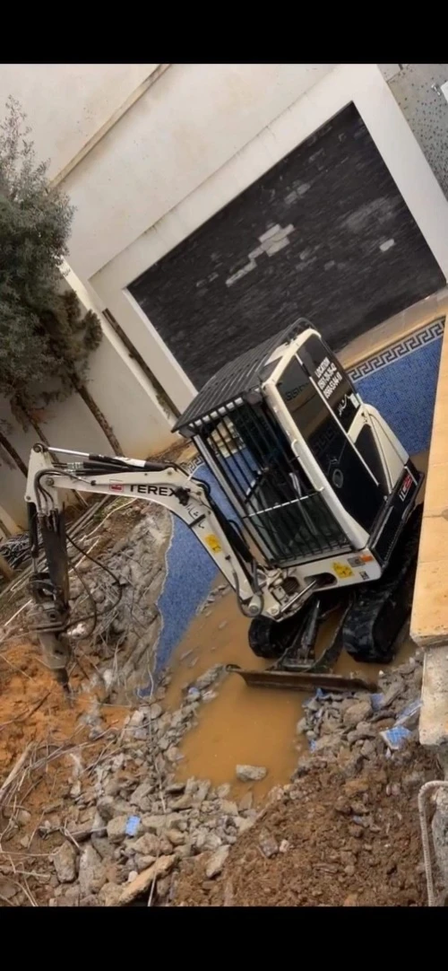 Location min pelle boucle camion