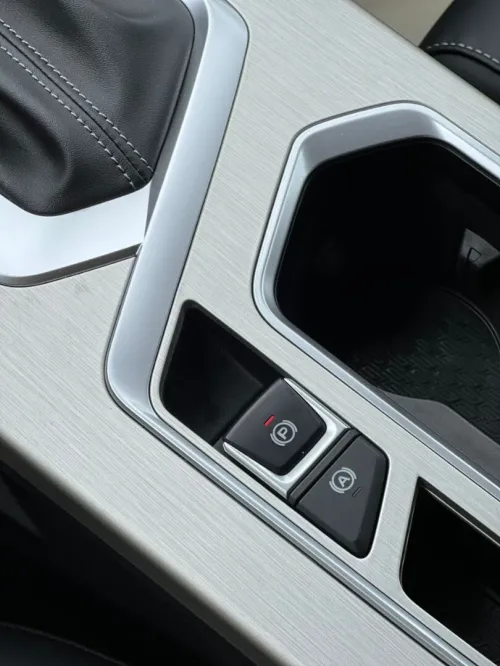 Geely Coolray 2025 