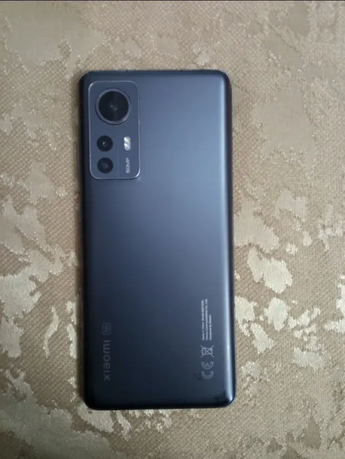 Xiaomi Mi 12 Xiaomi Mi 12