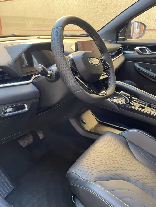 Geely Coolray 2025 