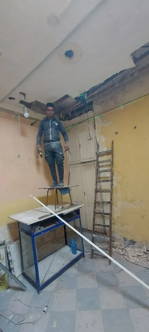 ديكورات بلاكو..و كهرباء...و تعديل و تقسيم غرف..و صباغة وأشغال أخري