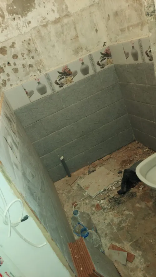 ديكورات بلاكو..و كهرباء...و تعديل و تقسيم غرف..و صباغة وأشغال أخري