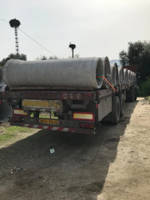 Buse en béton armé 