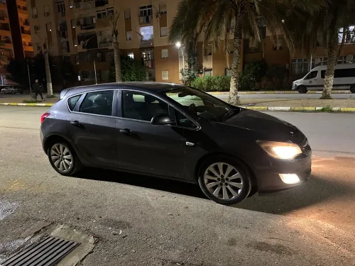 Opel Astra 2011 ASTRA J  TOUT OPTIONS
