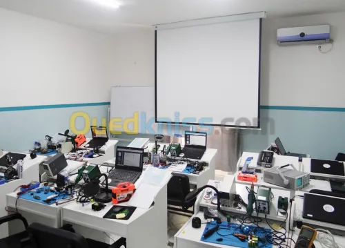 دورة متخصصة في إصلاح أجهزة اللابتوب- Formation maintenance et réparation Laptop