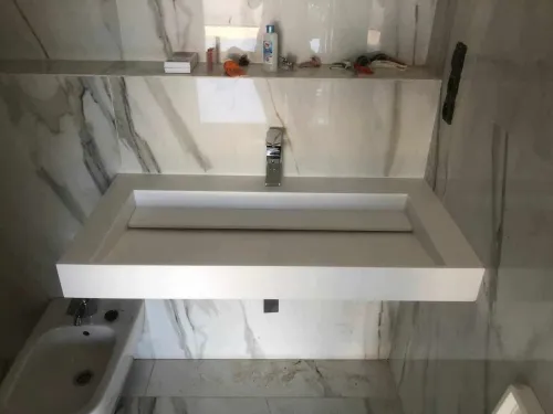 vasque incliné en solid surface CORIAN sur-mesure