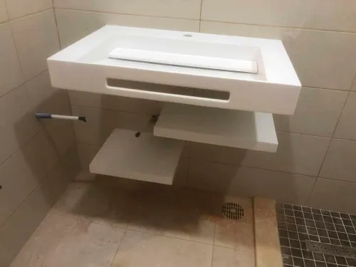 vasque incliné en solid surface CORIAN sur-mesure