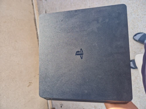 Ps4 slim 