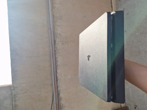 Ps4 slim 
