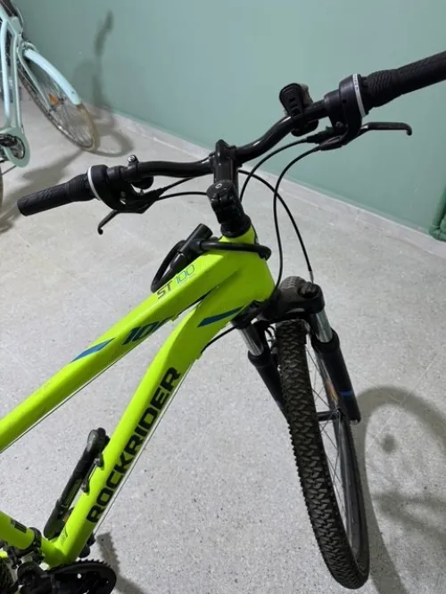 Vélo  VTT tout terrain B-Twin ROCKRIDER ST 100 27,5 pouces quasi neuf