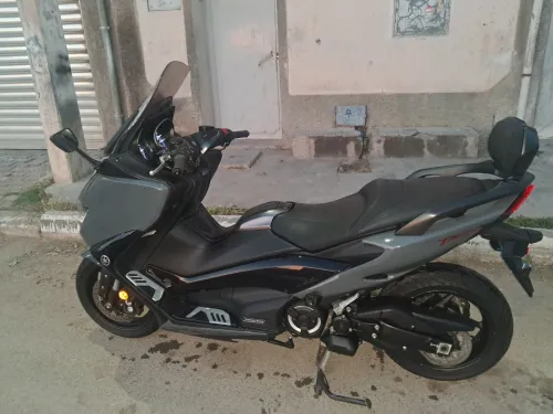 Yamaha Tmax 2021