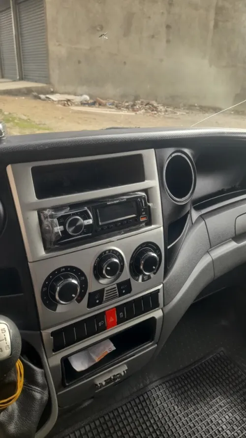 Location fourgon sans chauffeur équiper caisse conteneur