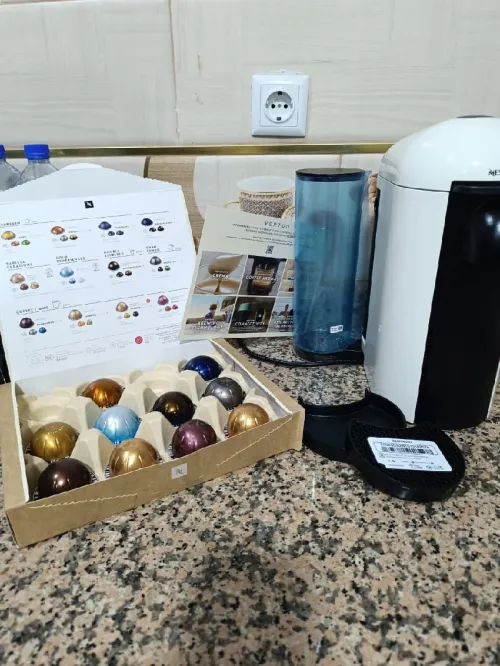 Machine à café nespresso vertuo plus