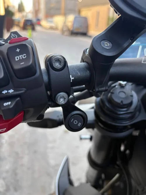 BMW M1000 R 