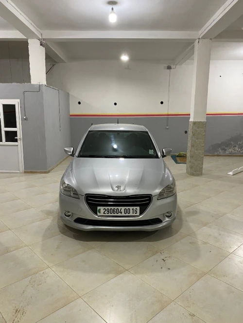 Peugeot 301 2015 pack luxe 