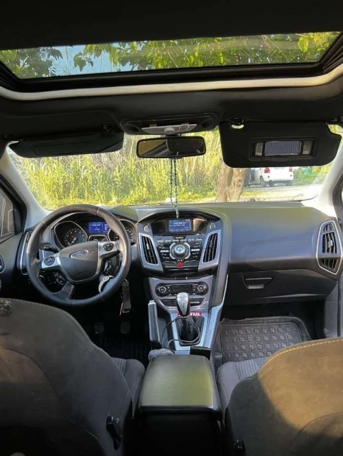 Ford Focus 4 portes 2013 Titanium