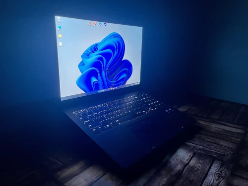 LG Gram 16 2k 144 hz Ultra 5 225H  Arc GPU  16GB 100%