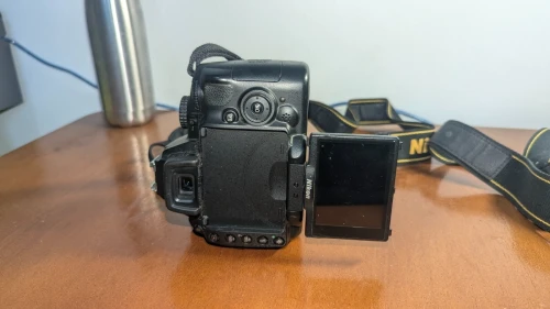 Nikon D5000 + objectif AF-S DX VR 18-55