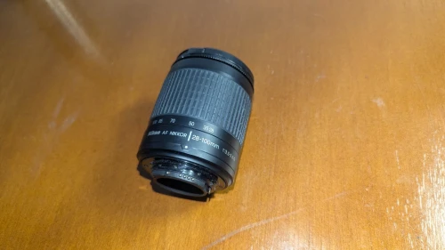 Nikon D300s + Objectif Nikkor 28-100mm f/3.5-5.6G