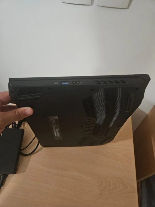 Acer Nitro 5 RTX 3060 Ryzen 5, 32 Go RAM, État Neuf (Parfait état)