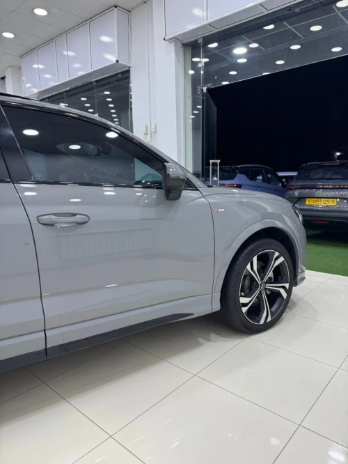 Audi Q3 2023 S-LINE INT EXT