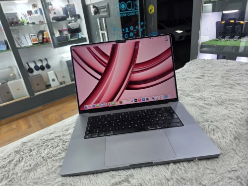 Macbook Pro M2 Max 64GB 1TB + 1TB Card SD 16pouce