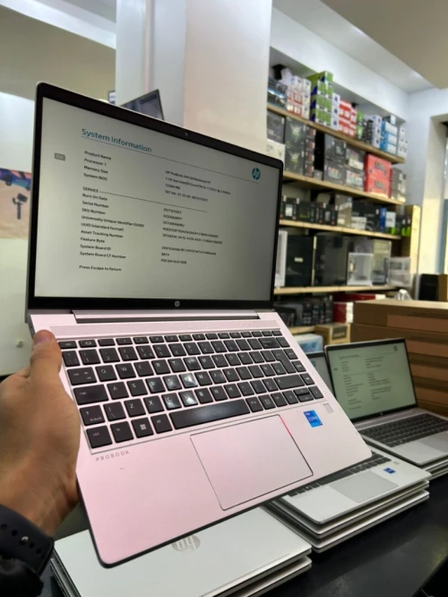 HP PROBOOK 440 G8 Intel Core i5-1135G7 4,20 GHz RAM 16GB 256GB SSD 14" FHD Graphiques Intel Iris Xe
