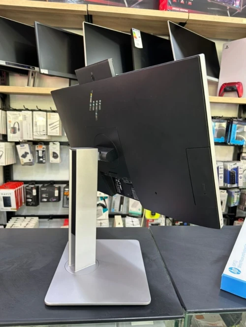 HP ALL IN ONE ELITEONE 800 G3 Intel Core i5-7500T, à 3,3 GHz RAM 8GB DISQUE 256GB SSD ECRAN 24" 