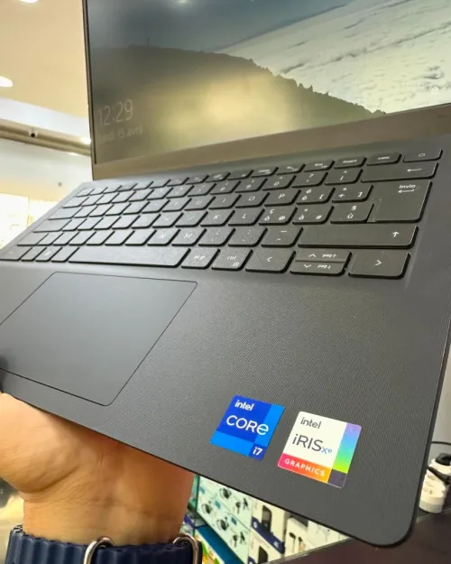 DELL VOSTRO 3420  Intel Core i7-1255U 12 Mo de cache, jusqu à 4,70 GHz  16GB  512GB SSD 14  FULL HD 