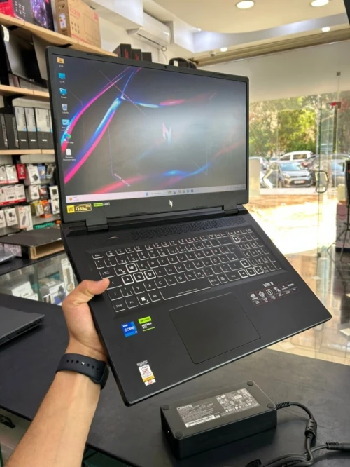 ACER NITRO 17 Intel Core i7-13620H 24 Mo de cache, jusqu à 4,90 GHz RAM 16GB DISQUE 1TB SSD 17 2K iPS 300nits 165Hz NVIDIA GeForce RTX 4060 8GB