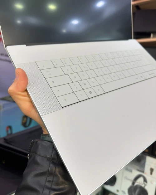 DELL XPS 16 9640 Intel Core Ultra 7 155H 24 Mo 4,80 GHz 16GB 1TB SSD 16,3 FHD+ Intel Arc graphics 