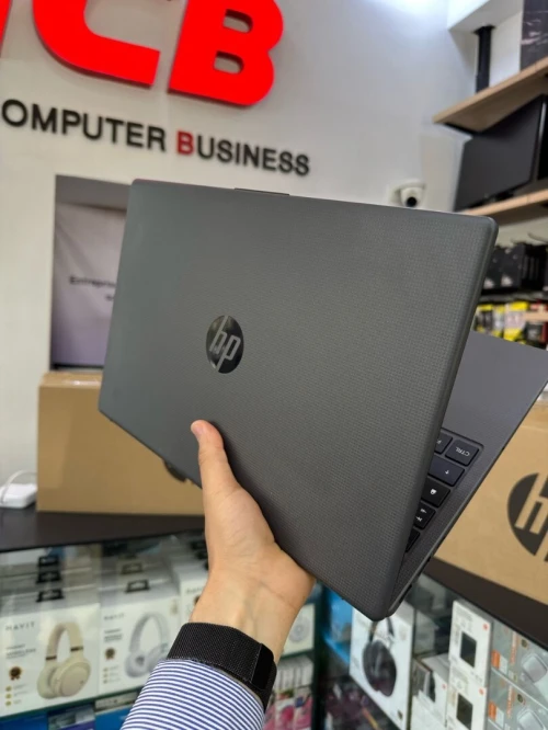 HP 250 G10 Intel Core i5-1334U cache 12 Mo, jusqu à 4,6 GHz 8GB 256GB SSD 15.6 FULL HD 