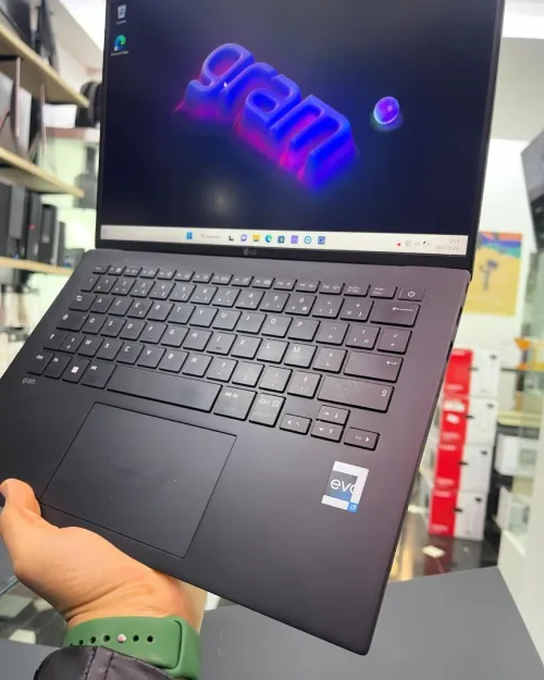 LG GRAM 14Z90R Intel Core i7-1360P 18 Mo de cache. jusqu à 5 GHz 32GB DISQUE 1TB SSD  14  FHD PLUS 
